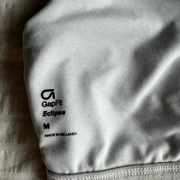 Gapfit Eclipse Sports Bra - size Medium - White - Picture 6 of 6